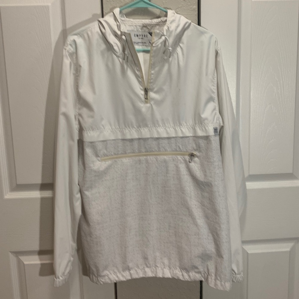 Empyre 1/4 zip jacket. Off white, good condition.